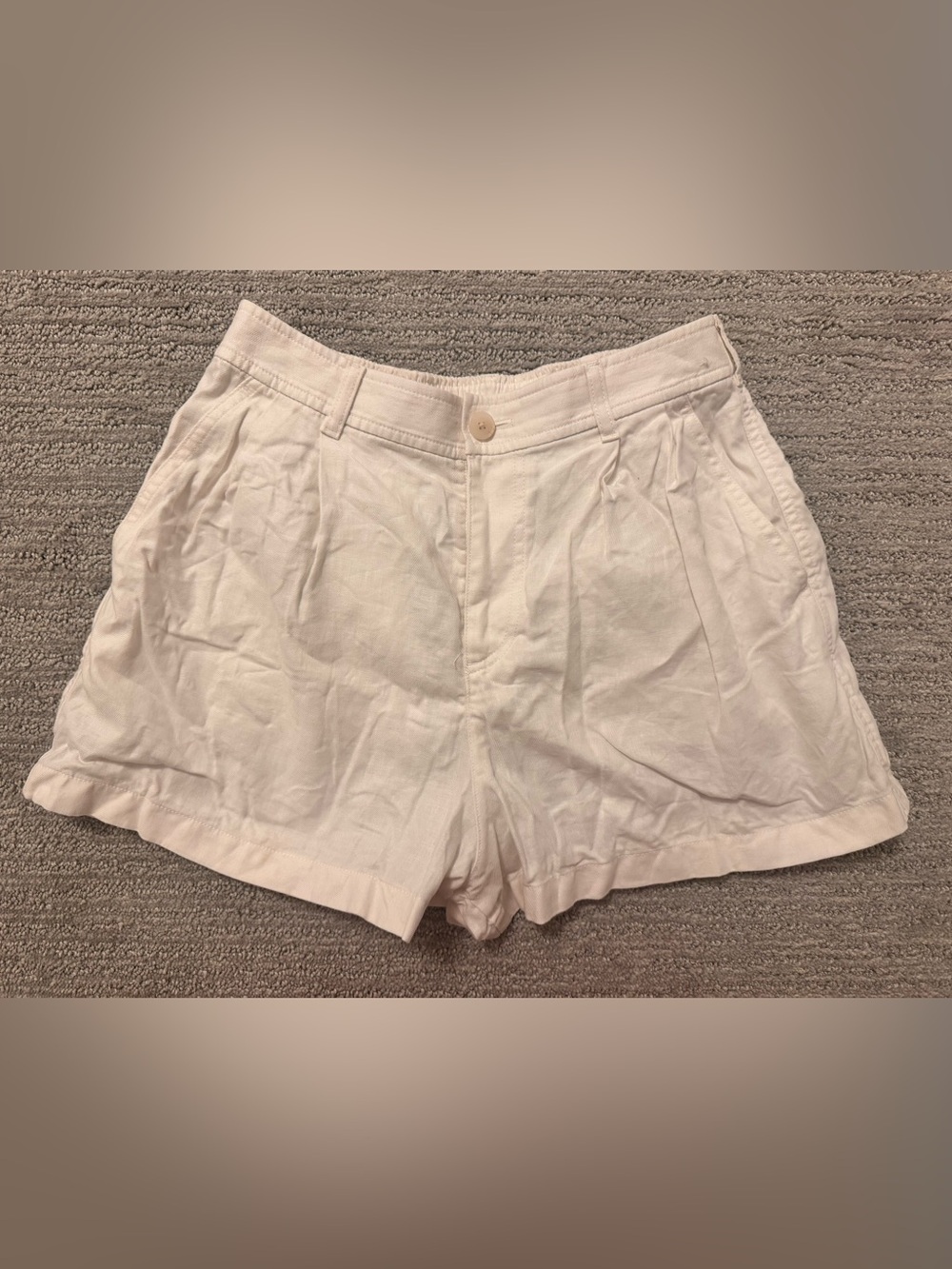 Uniqlo linen white shorts